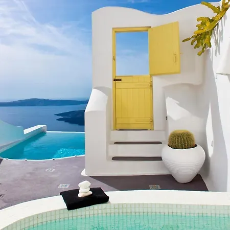 Dreams Luxury Suites